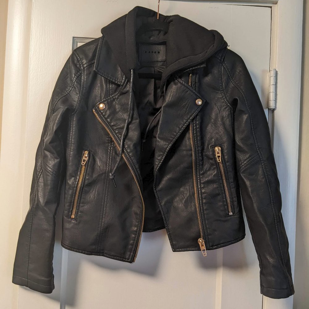 BLANKNYC Faux Leather Hooded Crop Moto Jacket -- Black & Gold